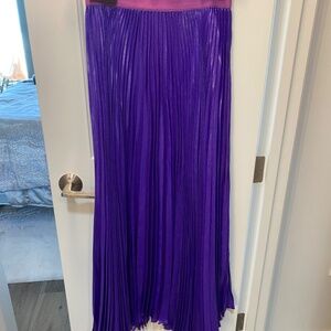 Alice and Olivia Katz metallic violet pleated skirt size 6